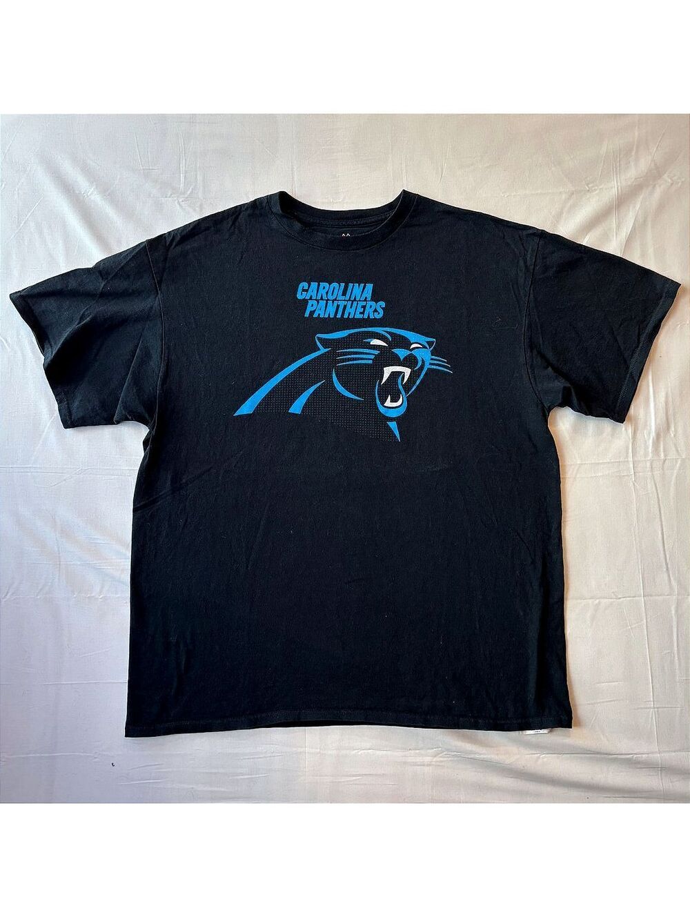 Carolina Panthers Majestic Graphic T-Shirt Black Size XL Growling Panther Logo